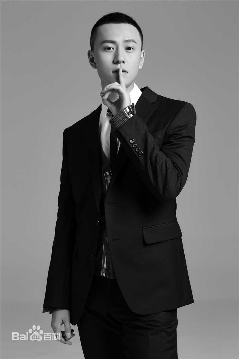 秦俊杰最新图集