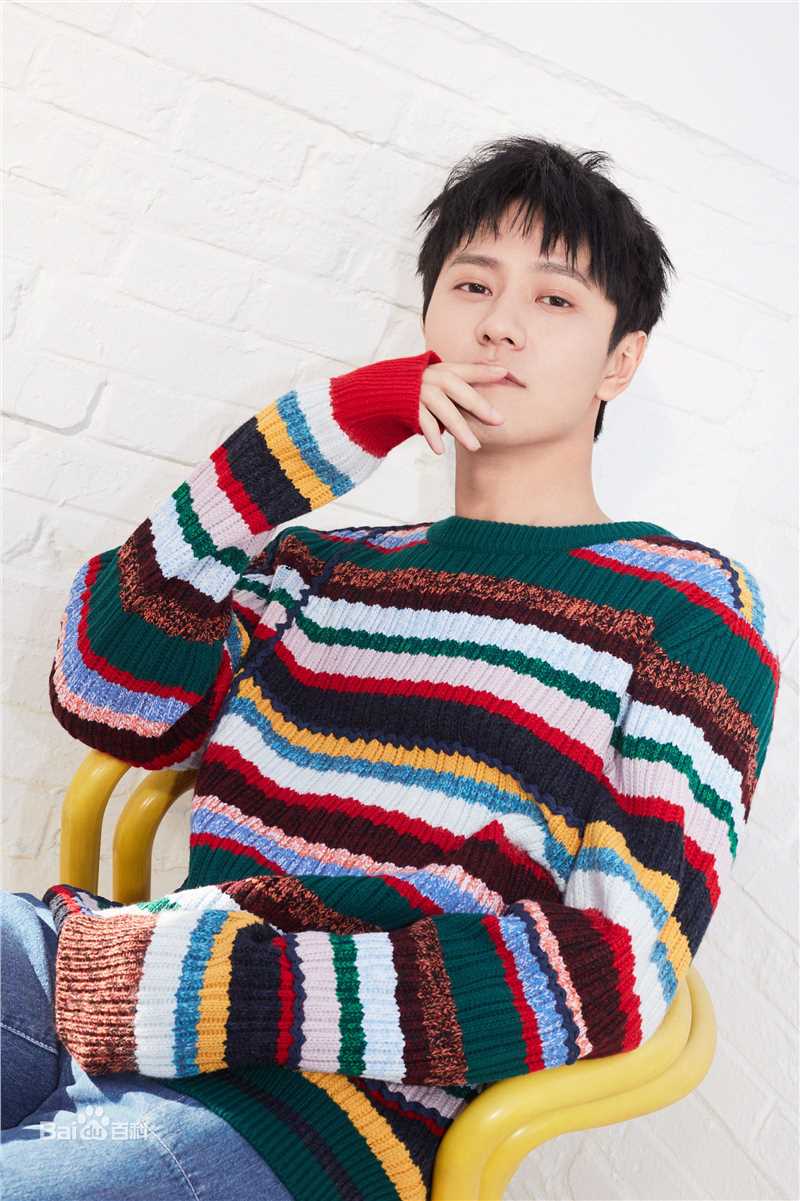 秦俊杰最新图集