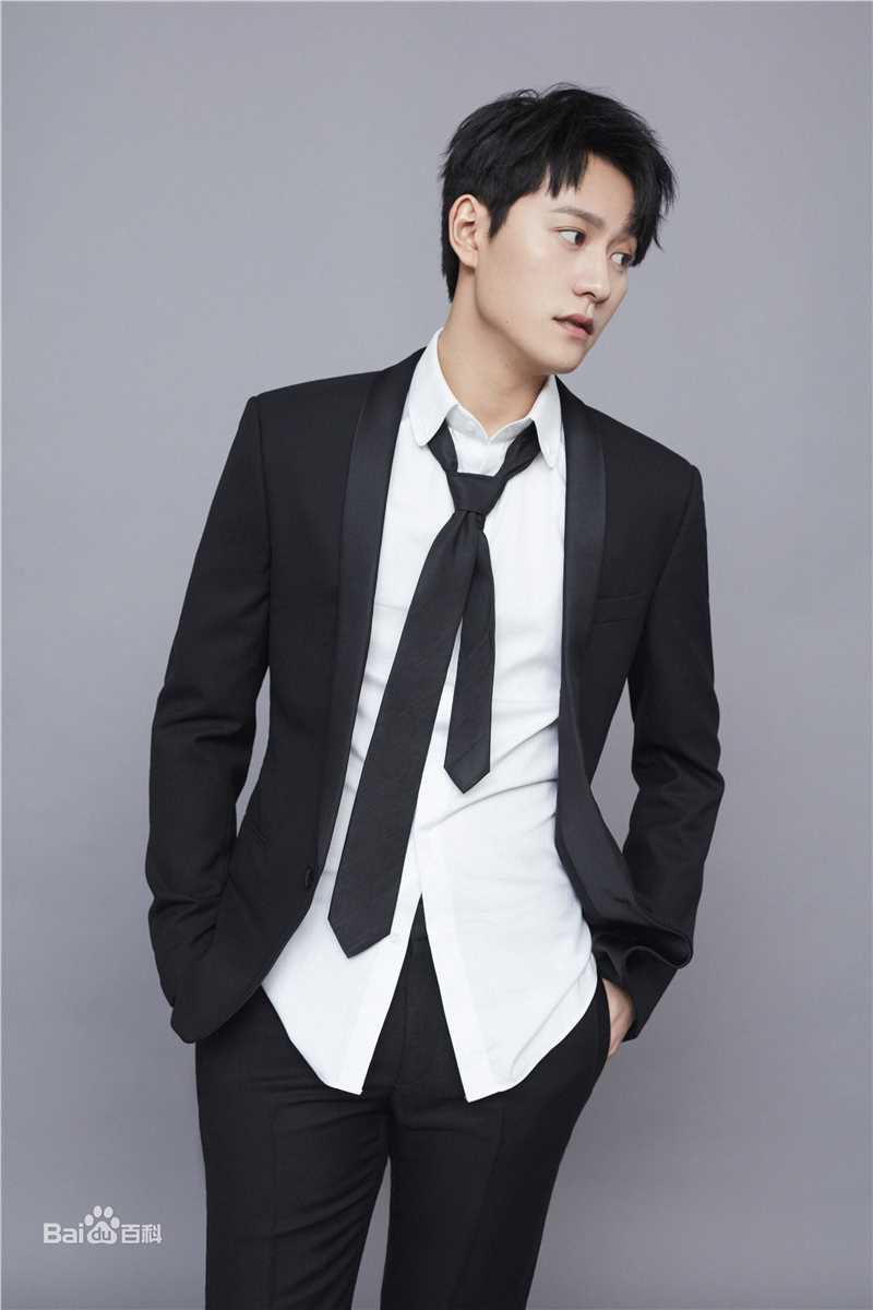 秦俊杰最新图集