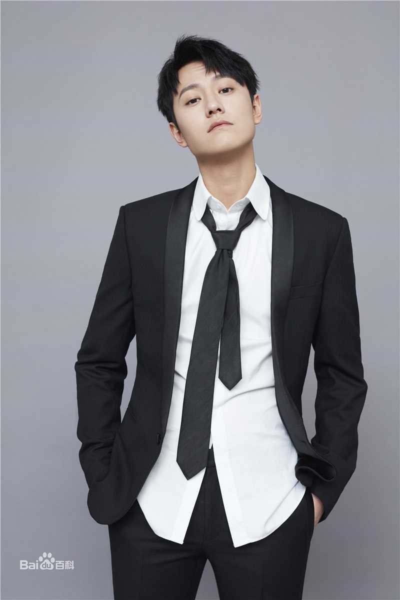 秦俊杰最新图集