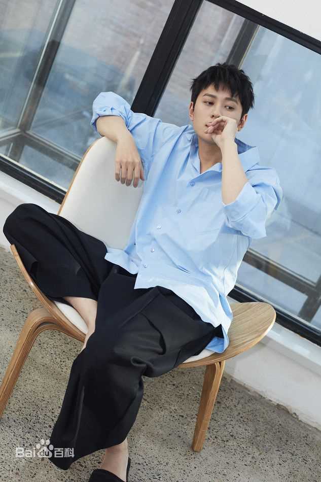 秦俊杰最新图集