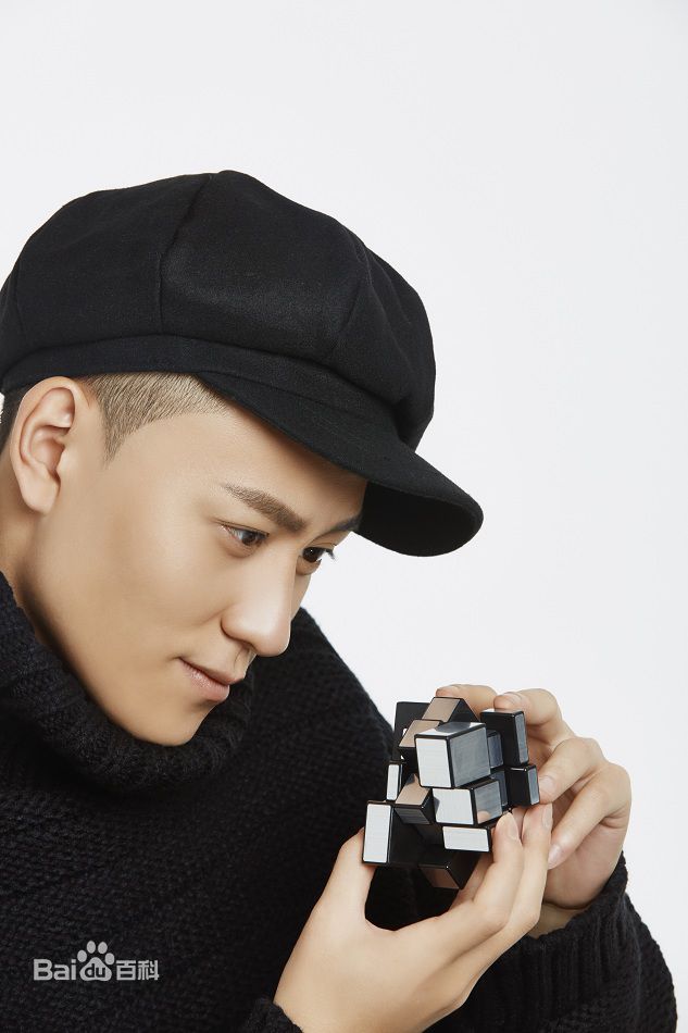 秦俊杰最新图集