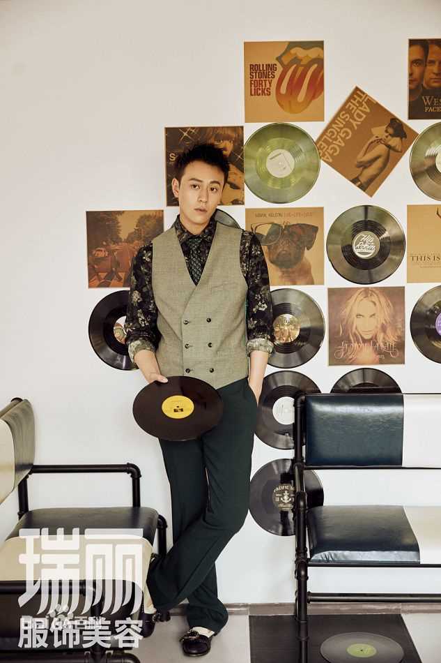 秦俊杰最新杂志图册图集