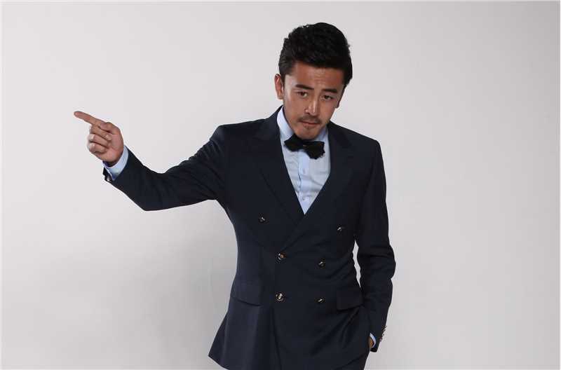 最新李雅男性感图片