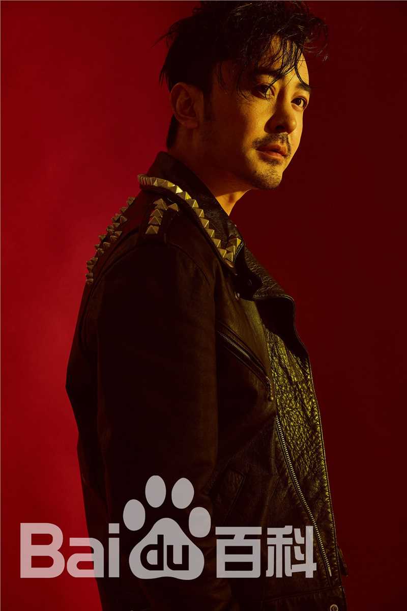 最新李雅男性感图片