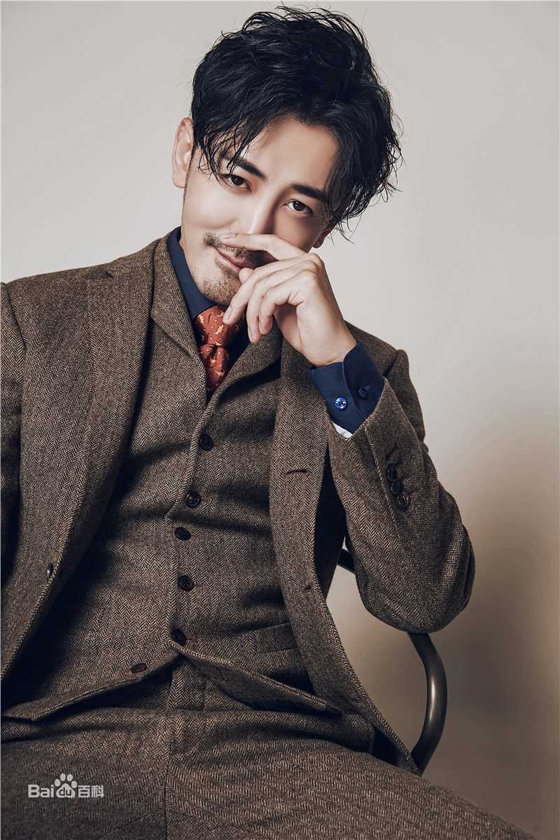 最新李雅男性感图片