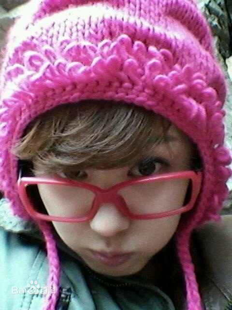 张娜拉()不同表情的照片前后照片