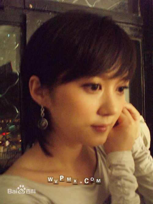 张娜拉()不同表情的照片前后照片