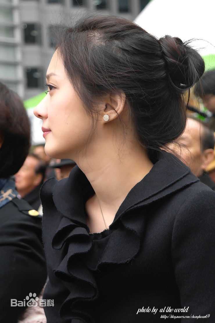 张娜拉()不同表情的照片前后照片