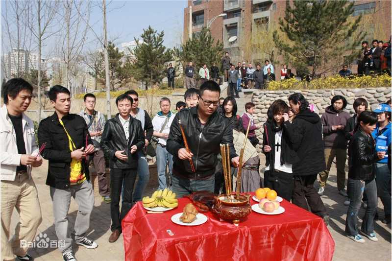 张江南工作照前后照片