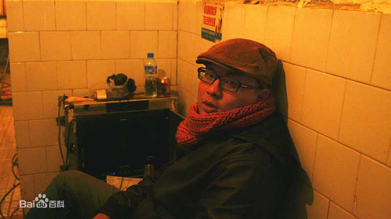 张江南工作照前后照片