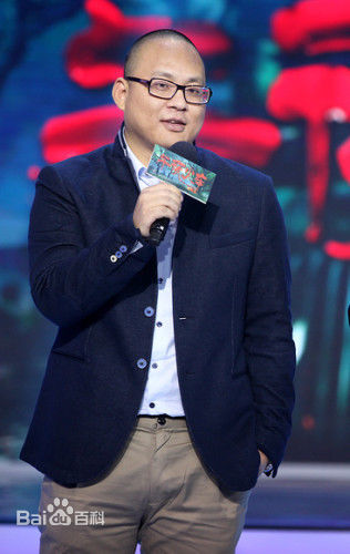 张江南工作照前后照片