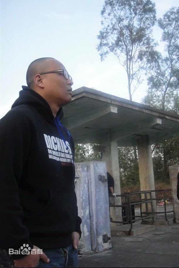 张江南工作照前后照片