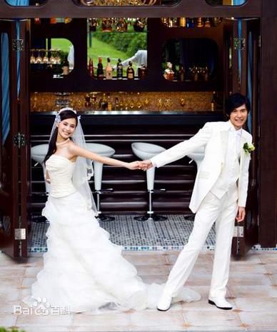 陈家乐(Carlos Chan、Chan Ka Lok)婚纱照前后照片