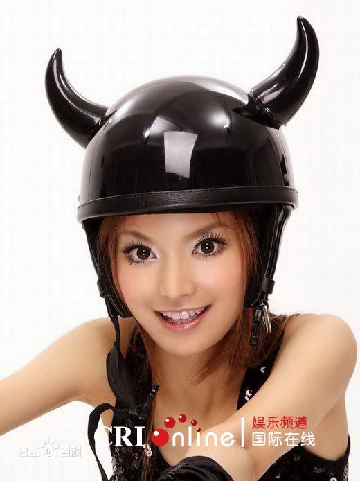 最全叶子淇(Anna kay)在主打歌《勇敢》发布中的壁纸