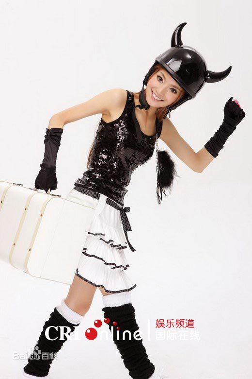 最全叶子淇(Anna kay)在主打歌《勇敢》发布中的壁纸