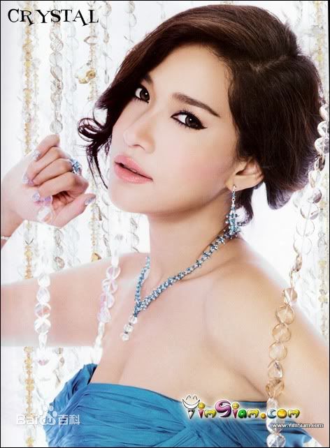 赖拉·邦雅淑(   、Laila Boonyasak)高清杂志照图集