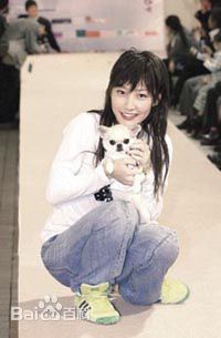 陈文媛(BoBo Chan)与宠物在一起素颜照相册