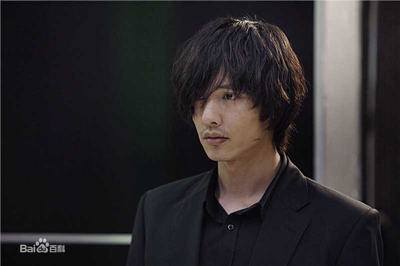 元斌(Won Bin)在《大叔》中的