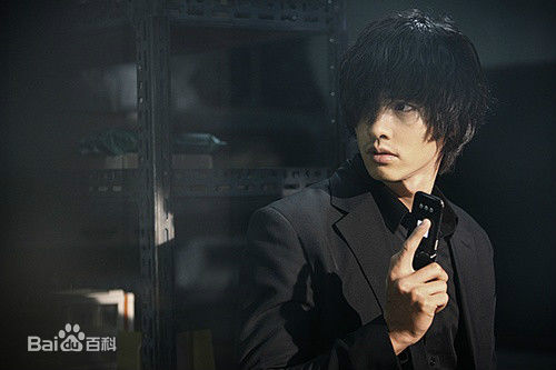 元斌(Won Bin)在《大叔》中的