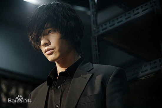 元斌(Won Bin)在《大叔》中的