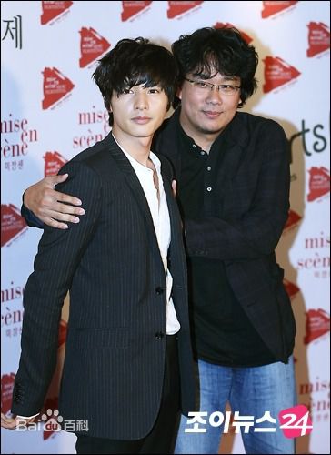 元斌(Won Bin)在《母亲》中的