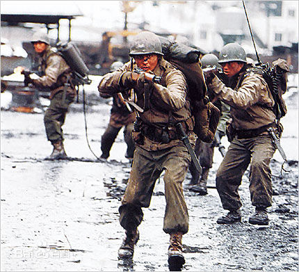 最新元斌(Won Bin)在《太极旗飘扬》中的壁纸