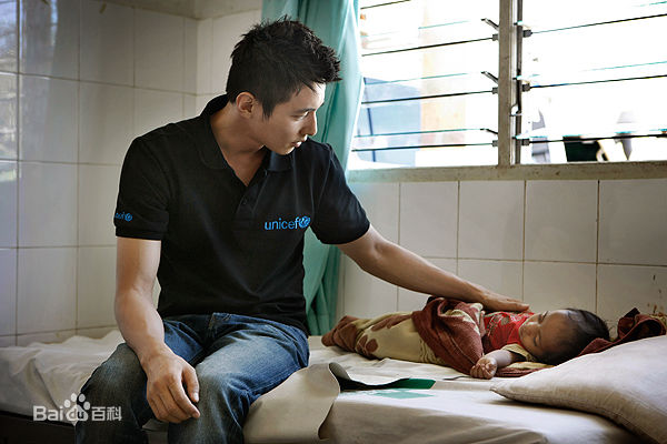 元斌(Won Bin)慈善活动壁纸壁纸