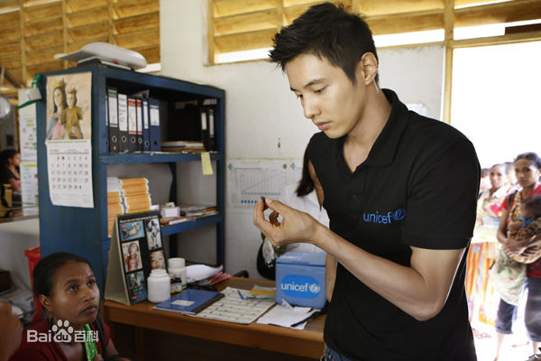 元斌(Won Bin)慈善活动壁纸壁纸