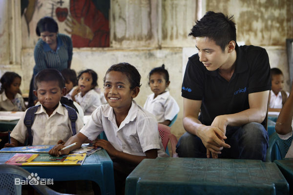 元斌(Won Bin)慈善活动壁纸壁纸