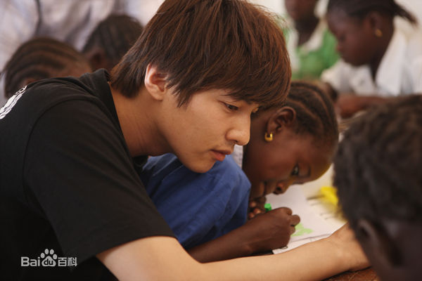 元斌(Won Bin)慈善活动壁纸壁纸