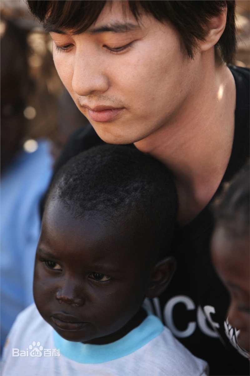 元斌(Won Bin)慈善活动壁纸壁纸