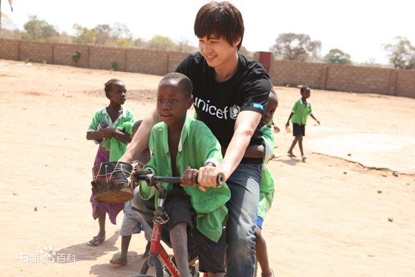 元斌(Won Bin)慈善活动壁纸壁纸