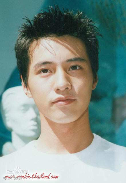 精选元斌(Won Bin)在《命运之恋》中的图册