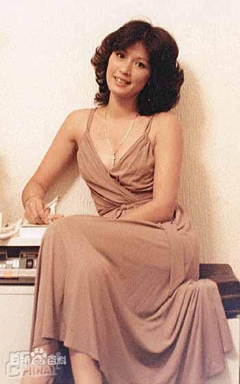 黄淑仪(Gigi Wong)个人生活照性感图片壁纸