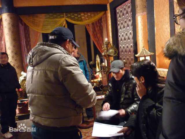 颜光兴导演拍摄现场高清剧照