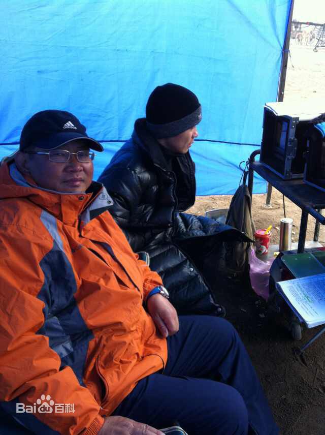 颜光兴导演拍摄现场高清剧照