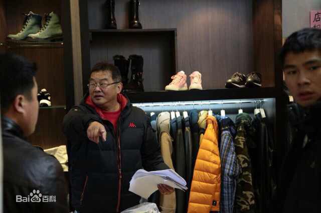 颜光兴导演拍摄现场高清剧照