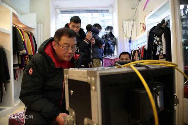 颜光兴导演拍摄现场高清剧照