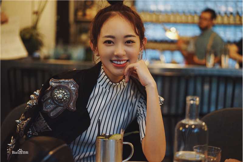 孙耀琦(YoKi)最优质街拍相册