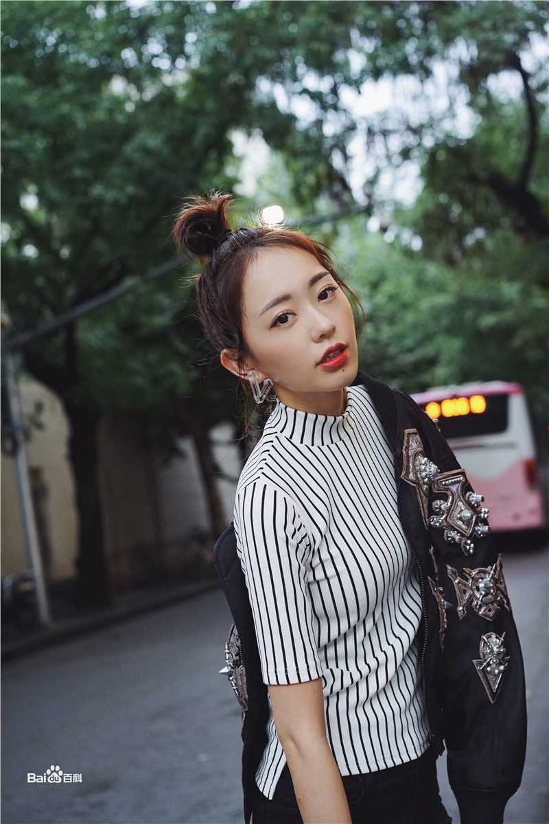 孙耀琦(YoKi)最优质街拍相册