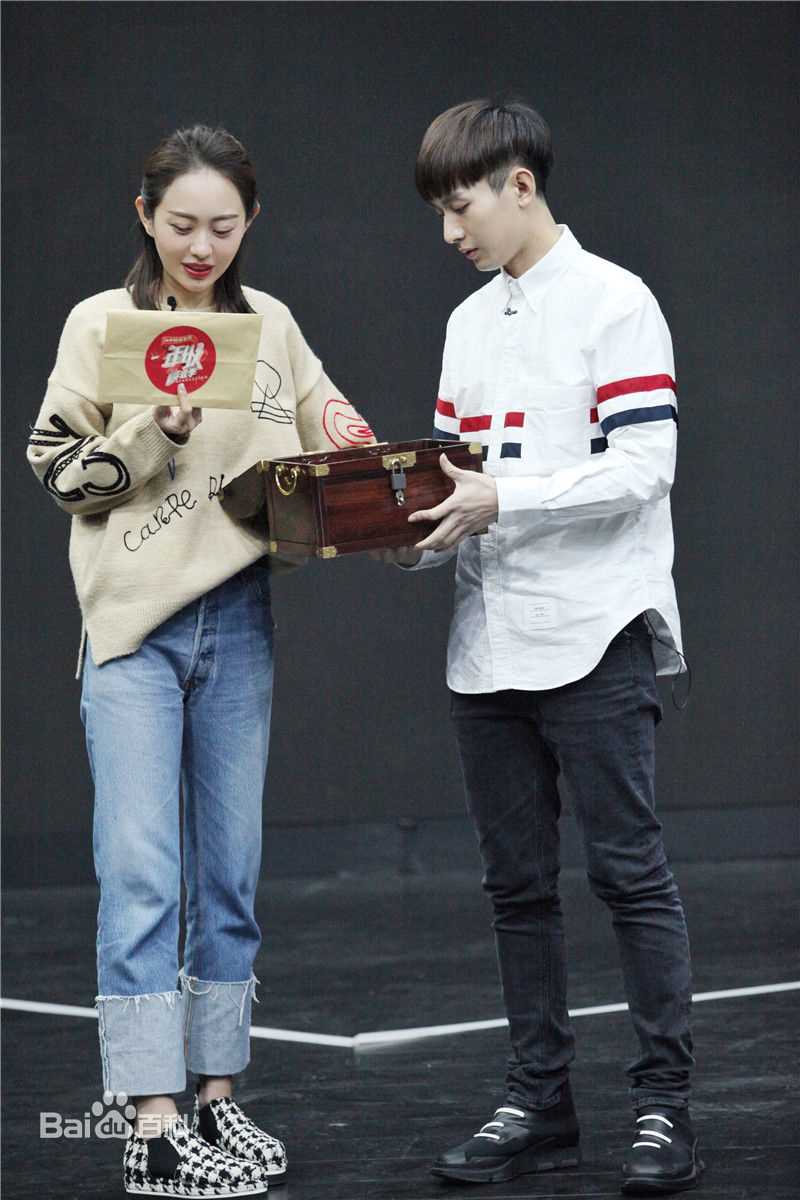 孙耀琦(YoKi)大学一年级照片性感图片图集