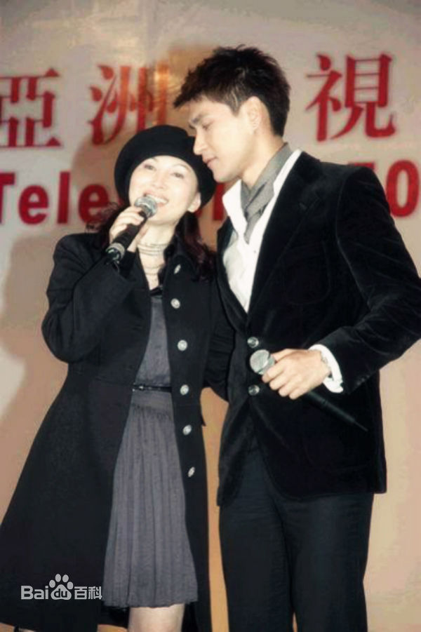 陈秀雯(Amy chan)秀雯与拍档们素颜照相册