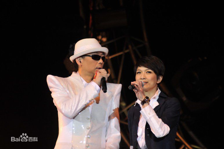 蔡枫华(Kenneth)2011演唱会性感图片图集