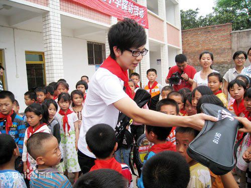 胡夏(Fox Xia)慈善及公益活动照前后照片