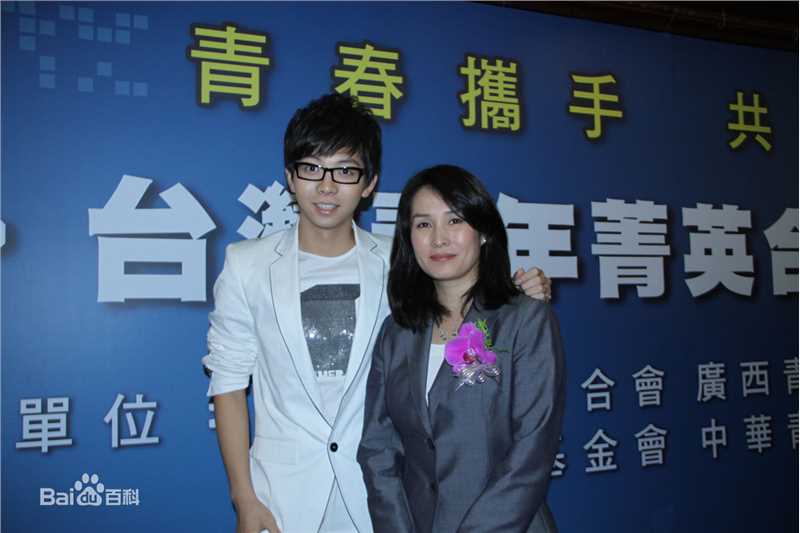 胡夏(Fox Xia)慈善及公益活动照前后照片