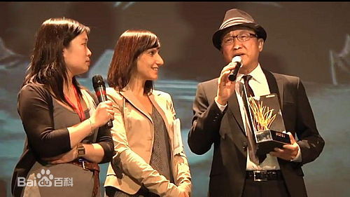 最新许冠文(Michael Hui)在2011年吉隆坡《栋笃笑》记者会中的图集