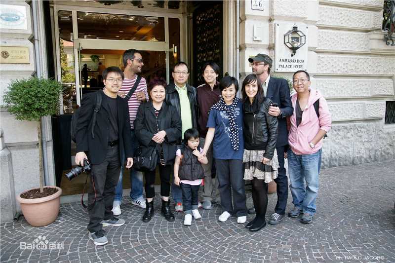 最新许冠文(Michael Hui)在2011年吉隆坡《栋笃笑》记者会中的图集