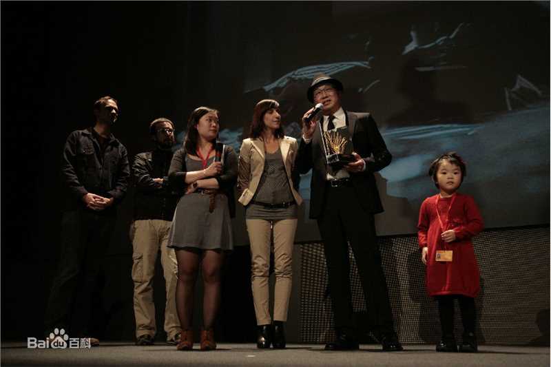 最新许冠文(Michael Hui)在2011年吉隆坡《栋笃笑》记者会中的图集