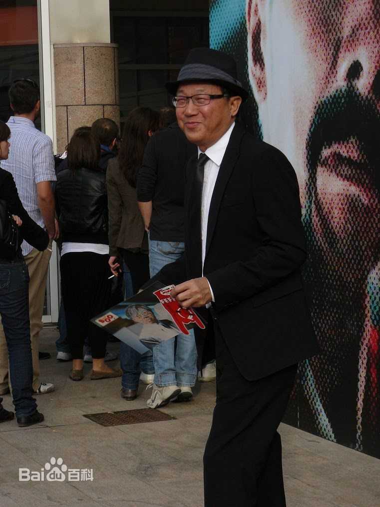 最新许冠文(Michael Hui)在2011年吉隆坡《栋笃笑》记者会中的图集